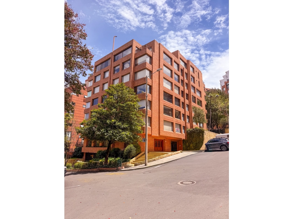 SE VENDE APARTAMENTO EN ROSALES BAJO
