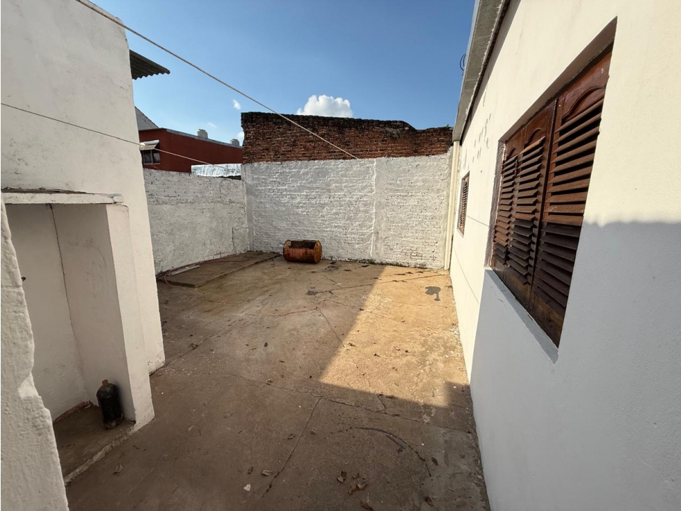 CASA EN ALQUILER - VENTA - 2