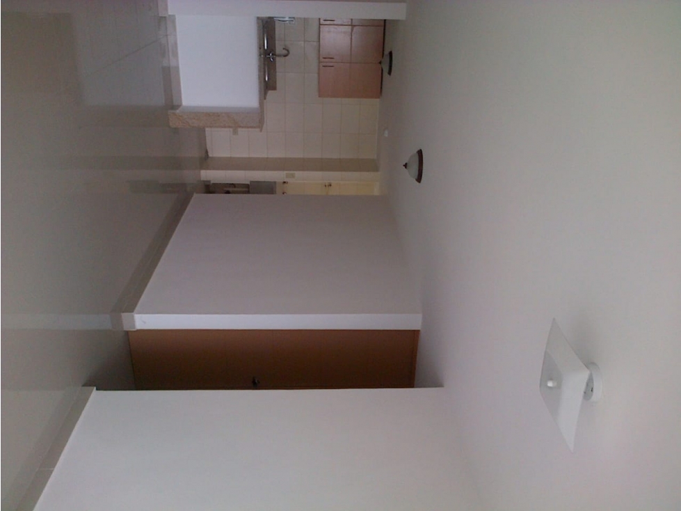 4 ISLAS #2551 - 5