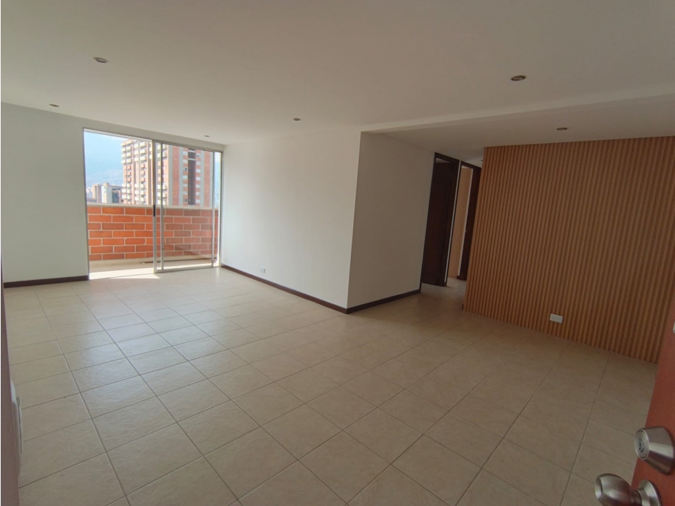 APARTAMENTO EN RENTA EN EL SECTOR DE LOS COLORES