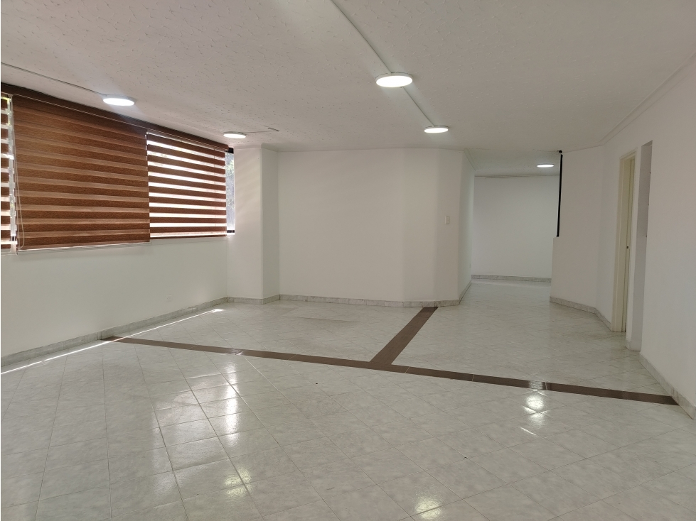 LOCAL COMERCIAL OFICINAS EN ARRIENDO SECTOR SAN DIEGO
