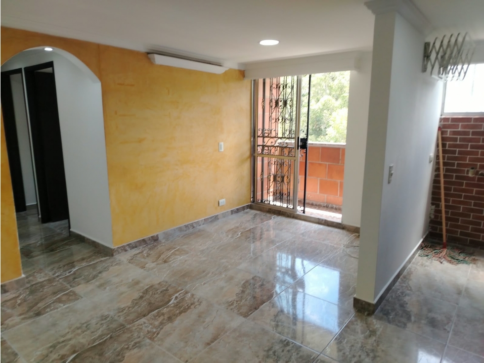 APARTAMENTO EN RENTA EN EL SECTOR DE ROBLEDO — foto 4