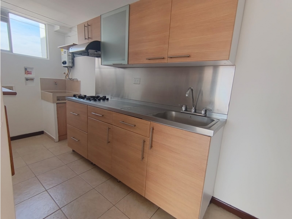 APARTAMENTO EN RENTA EN EL SECTOR DE LOS COLORES — foto 4