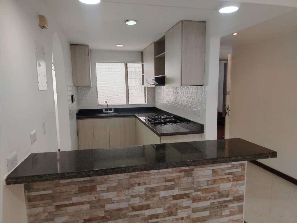 APARTAMENTO EN RENTA EN EL SECTOR DE LA CASTELLANA — foto 4