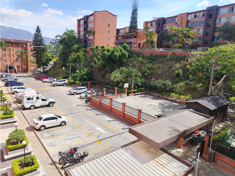 APARTAMENTO EN ARRIENDO SECTOR LOMA DEL INDIO — foto 2
