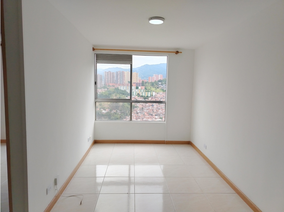 APARTAMENTO EN ARRIENDO SECTOR ROBLEDO LA POLA — foto 3
