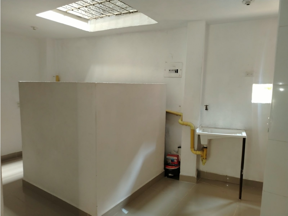 APARTAMENTO EN RENTA EN EL SECTOR DE ROBLEDO — foto 3
