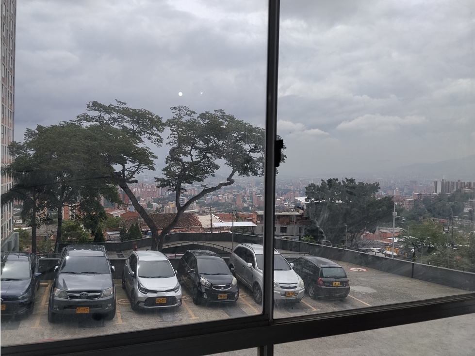 APARTAMENTO EN ARRIENDO SECTOR ROBLEDO — foto 3