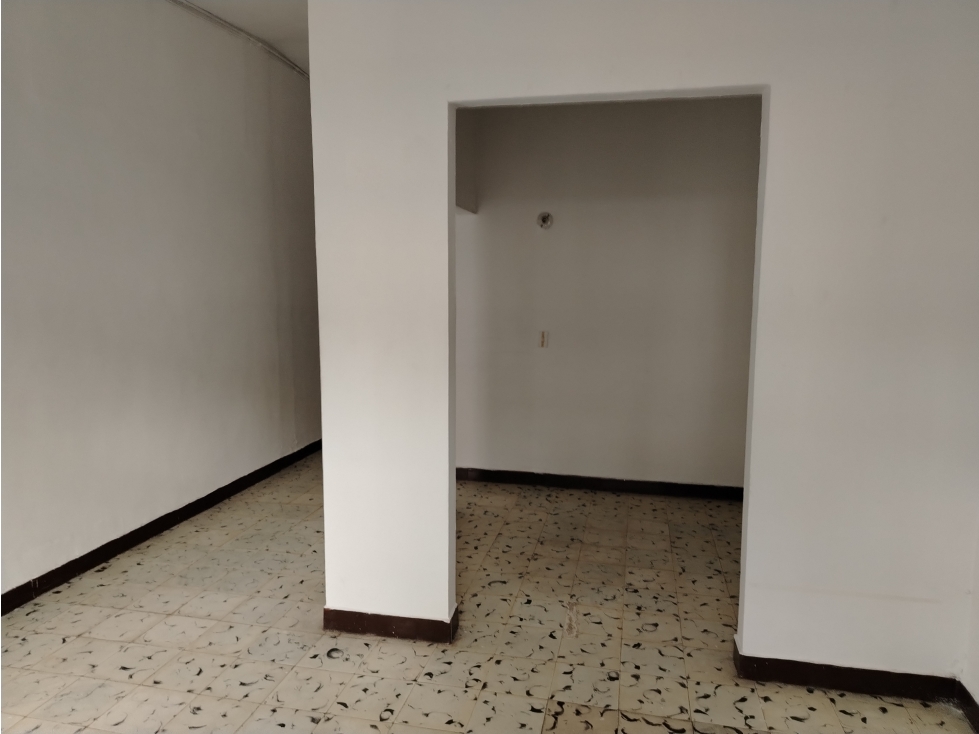 CASA COMERCIAL EN EL SECTOR DE CALASANZ — foto 4