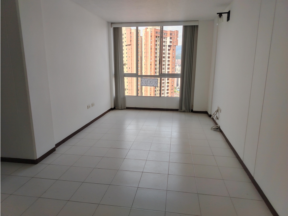 APARTAMENTO EN ARRIENDO SECTOR LOMA DEL INDIO — foto 4