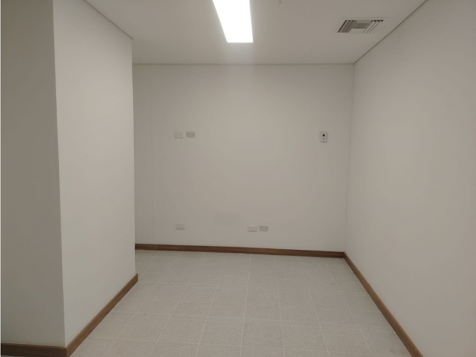 CONSULTORIO EN RENTA EN EL SECTOR DE LA AMERICA — foto 3