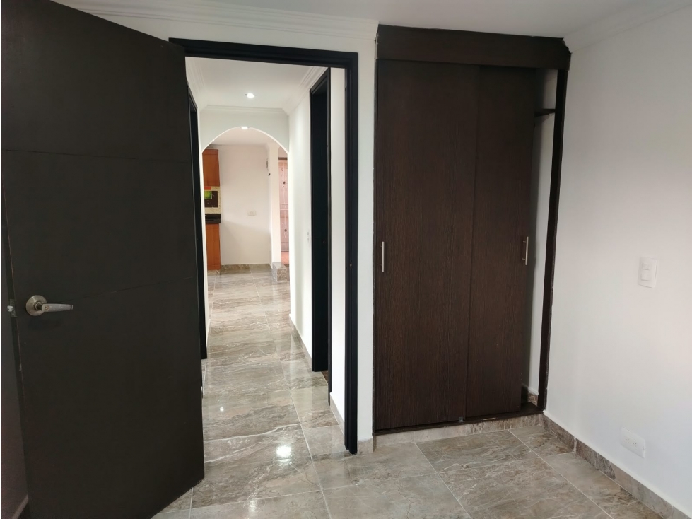 APARTAMENTO EN RENTA EN EL SECTOR DE ROBLEDO — foto 6