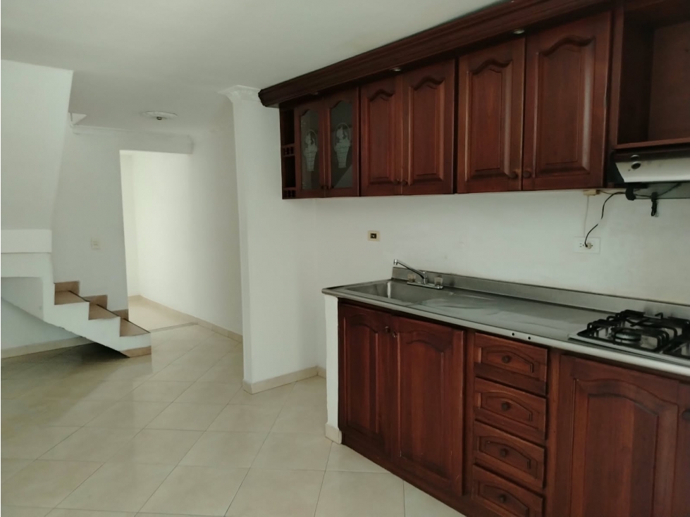 APARTAMENTO EN RENTA EN EL SECTOR DE ROBLEDO — foto 4