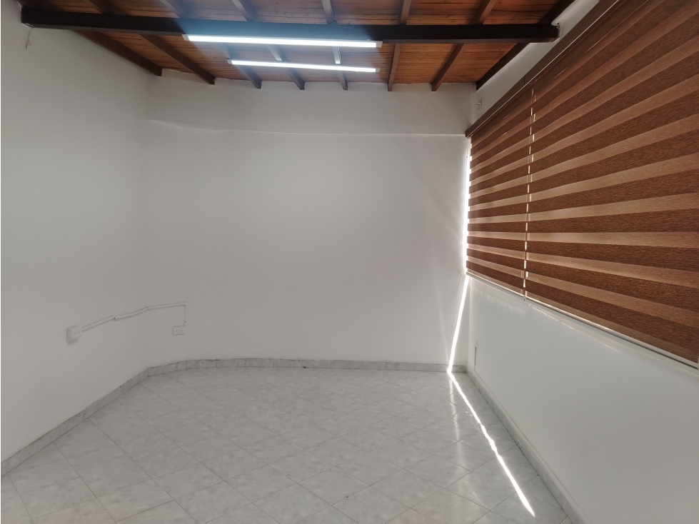 LOCAL COMERCIAL OFICINAS EN ARRIENDO SECTOR SAN DIEGO — foto 5