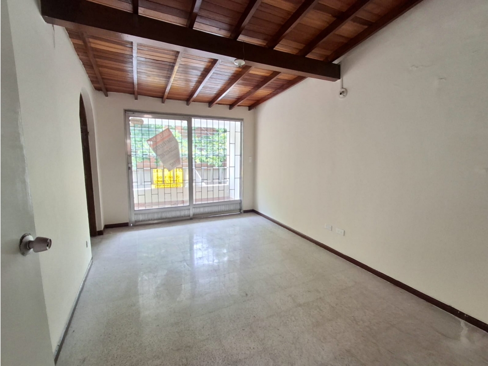 CASA COMERCIAL EN EL SECTOR DE COLOMBIA