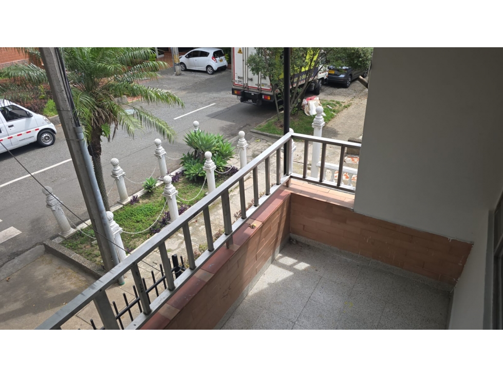 CASA COMERCIAL EN ARRIENDO SECTOR CALASANZ — foto 3