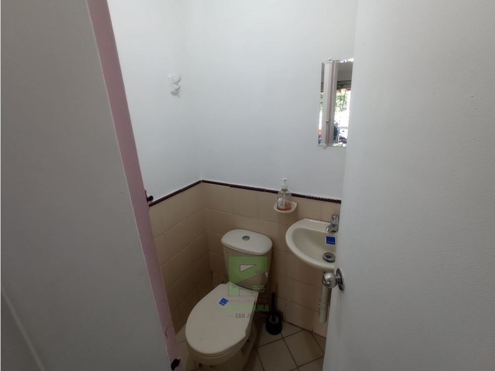 ARRIENDO LOCAL EN LAURELES - AV 80 — foto 3