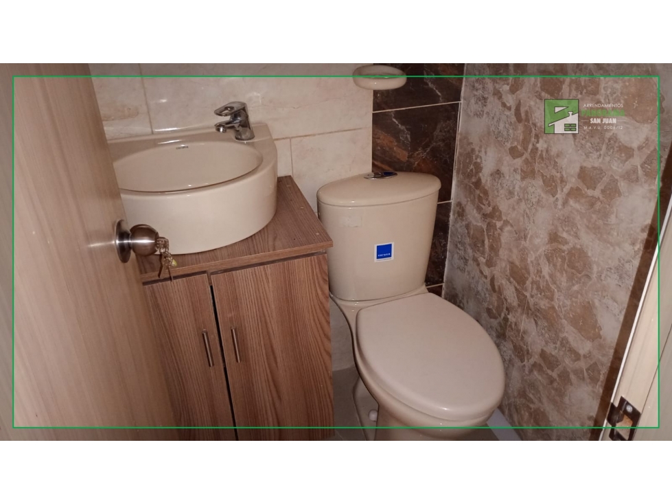 ARRIENDO LOCAL EN LAURELES  - 5