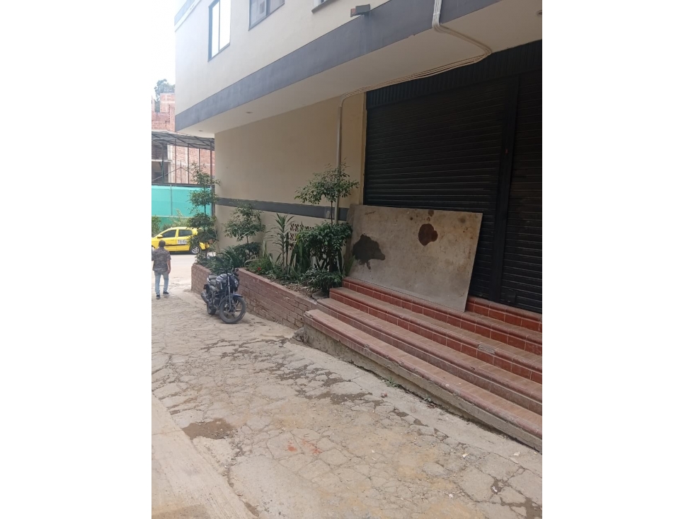 ARRIENDO LOCAL EN SAN ANTONIO DE PRADO BARRIO LOS MESA — foto 2