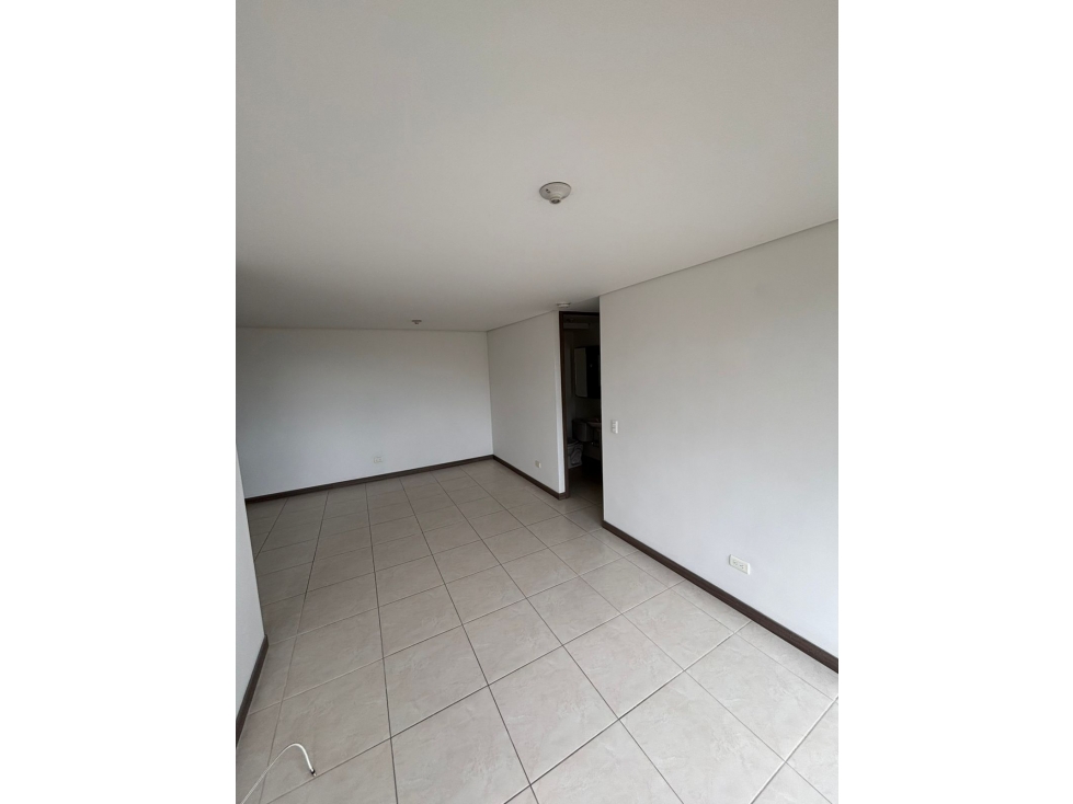ARRIENDO APARTAMENTO EN LA ESTRELLA - SECTOR FERRERIA — foto 3