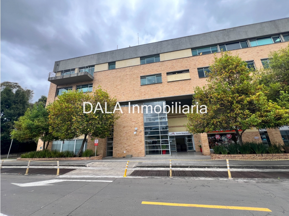 SE ARRIENDA OFICINA EN EL COMERCIAL CENTRO CHIA - 1