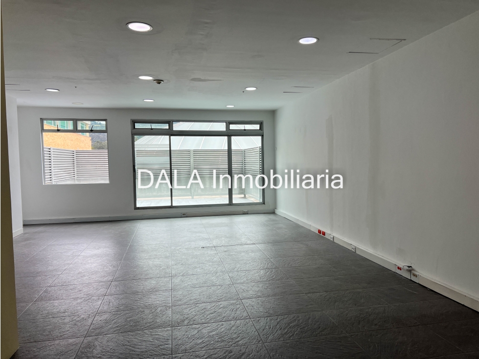 SE ARRIENDA OFICINA EN EL COMERCIAL CENTRO CHIA - 3