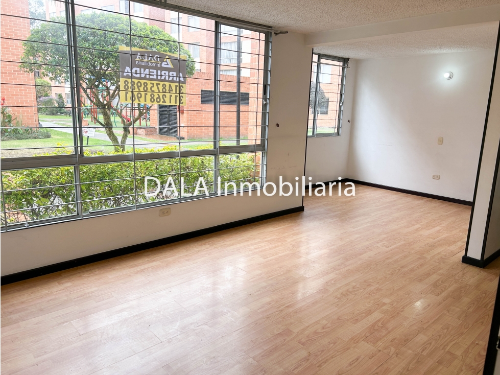 SE ARRIENDA APARTAMENTO EN CAJICA ,PRIMER PISO — foto 2