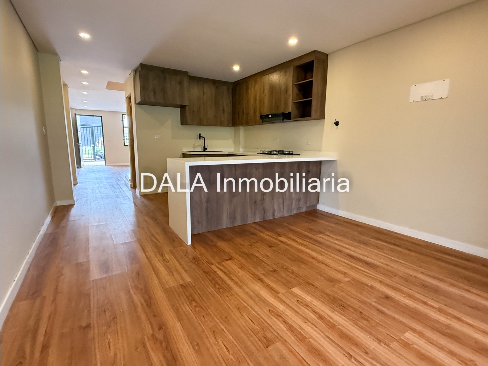 SE VENDE HERMOSA CASA INDEPEDIENTE EN COTA — foto 4