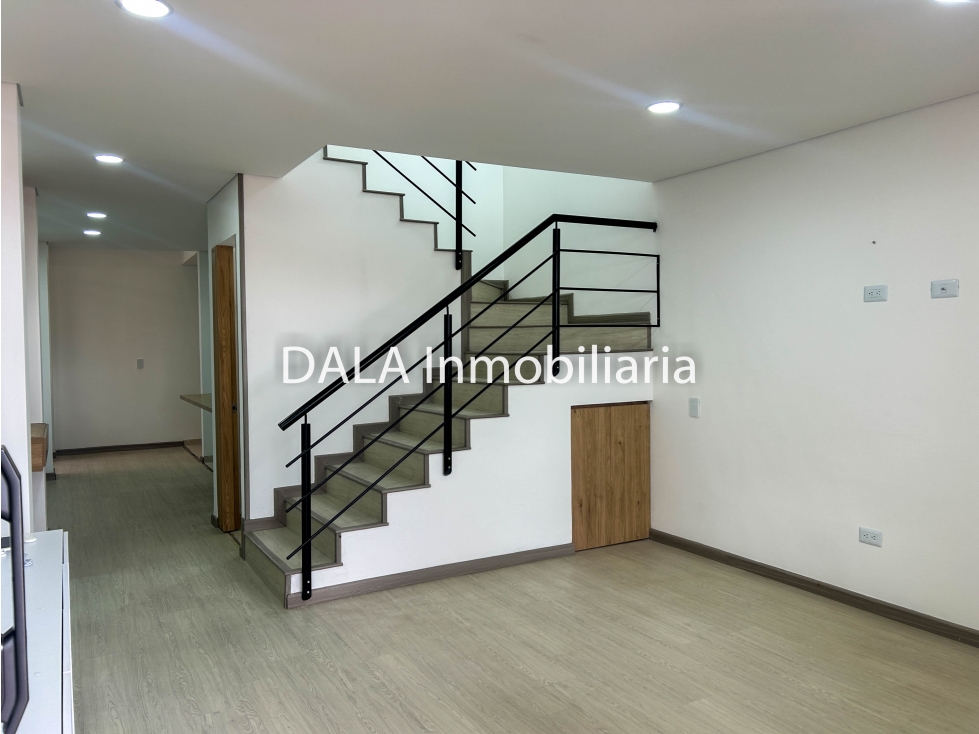 SE VENDE HERMOSA CASA EN COTA, SECTOR CENTRO — foto 2