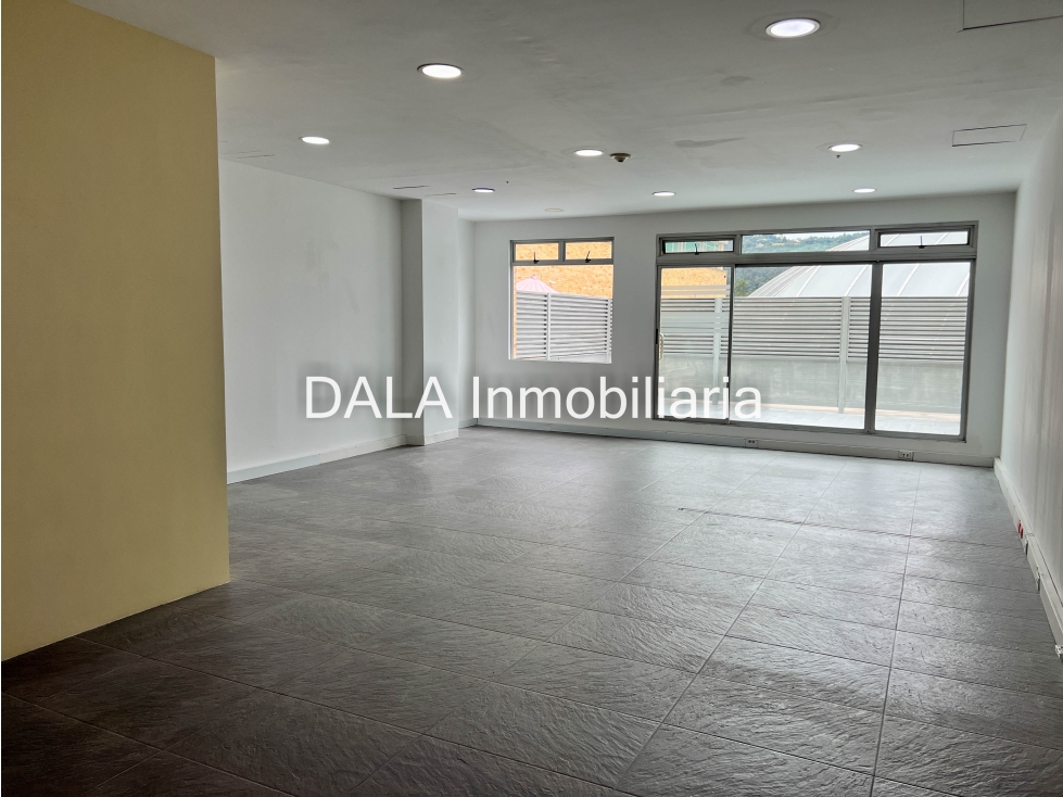 SE ARRIENDA OFICINA EN EL COMERCIAL CENTRO CHIA - 5