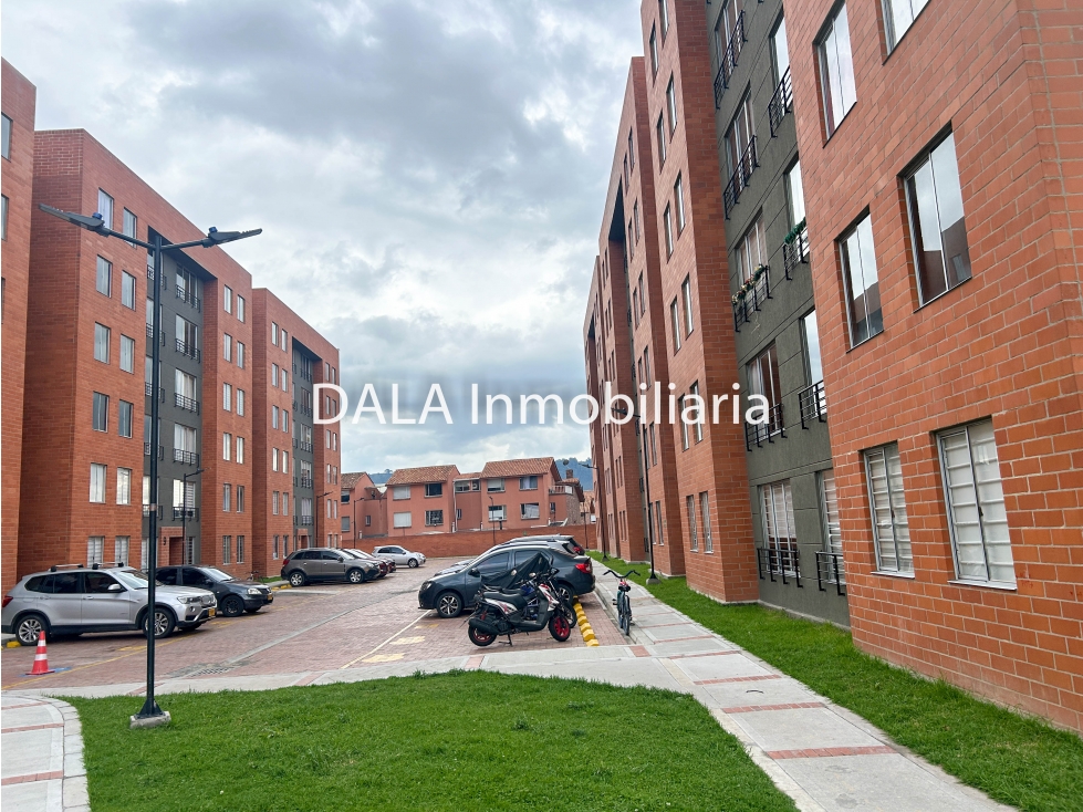 APARTAMENTO EN VENTA PRIMER PISO- CHÍA- VARIANTE- COTA