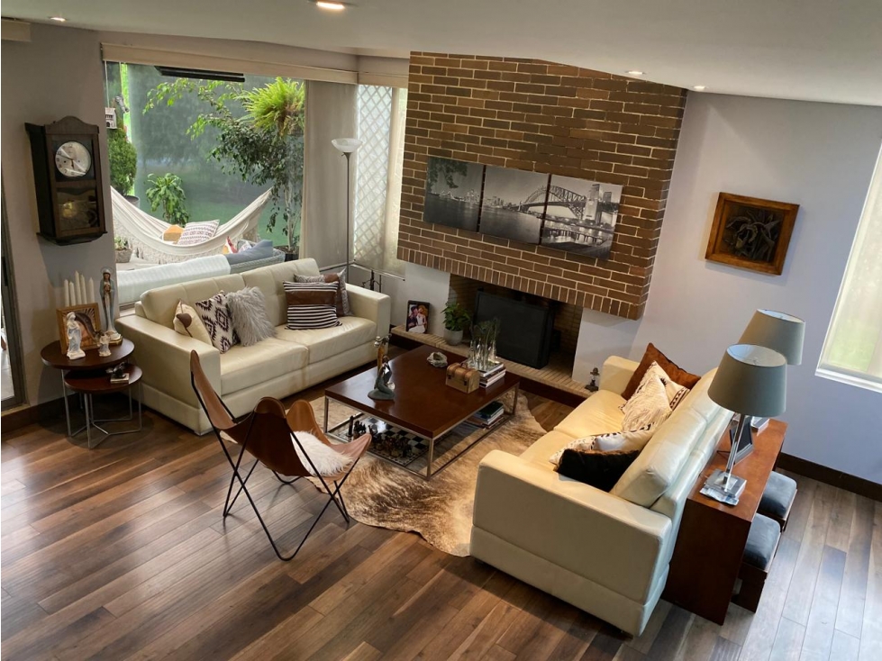 ¡Espectacular Casa en Venta en Cota!