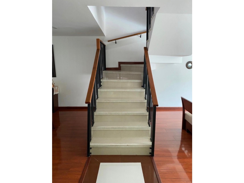 Espectacular casa en venta o renta en San Nicolás - Bogotá — foto 3