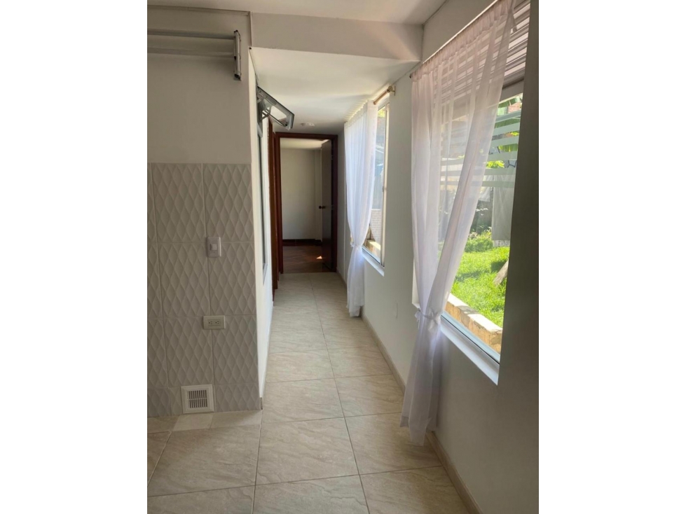 Espectacular casa en venta o renta en San Nicolás - Bogotá — foto 4