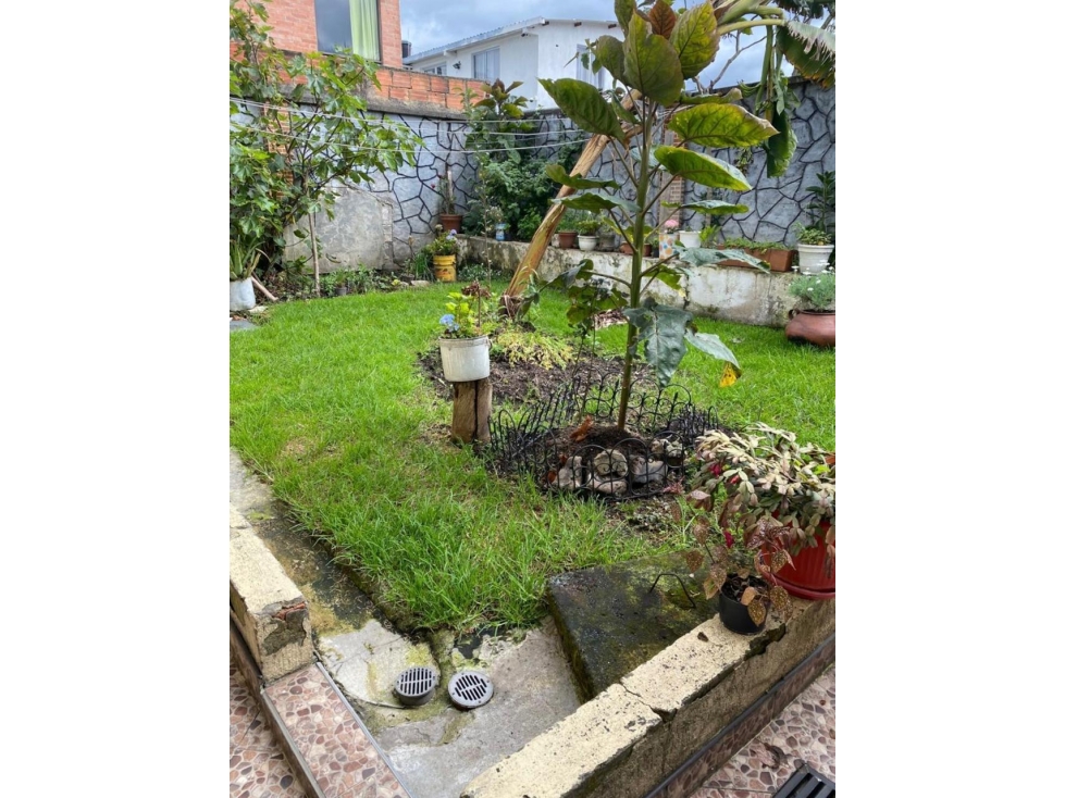 Espectacular casa en venta o renta en San Nicolás - Bogotá — foto 6