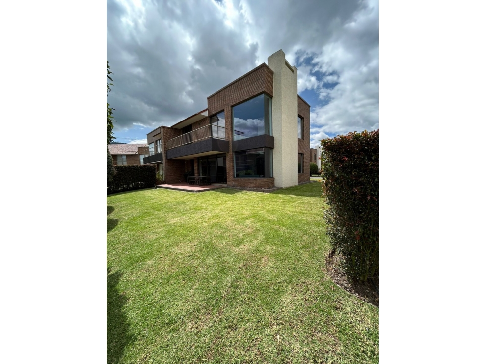 Casa en venta en Conjunto con club house en Cota - 2