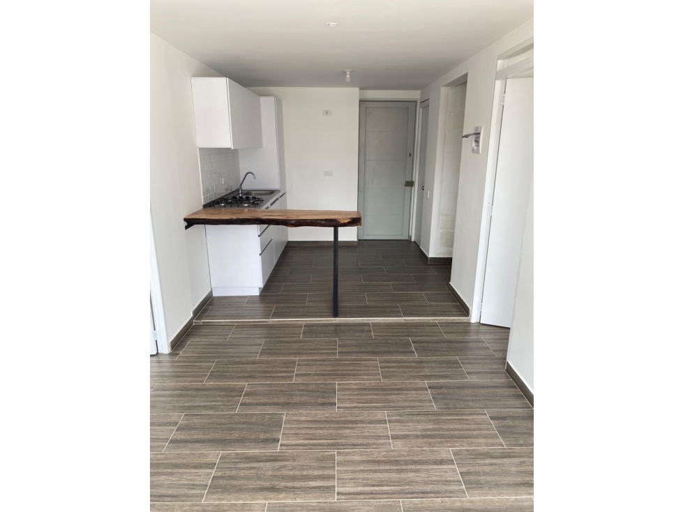 APARTAMENTO REMODELADO EN VENTA EN LAGOS DE TORCA — foto 4