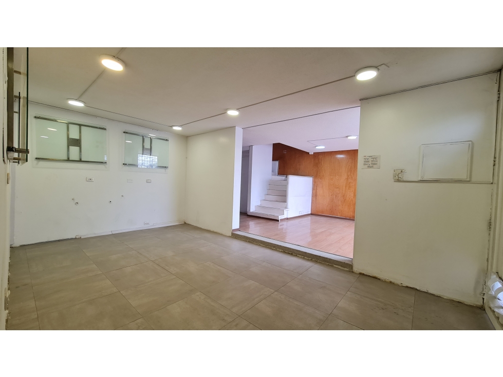 SE VENDE CASA COMERCIAL EN LA CASTELLANA