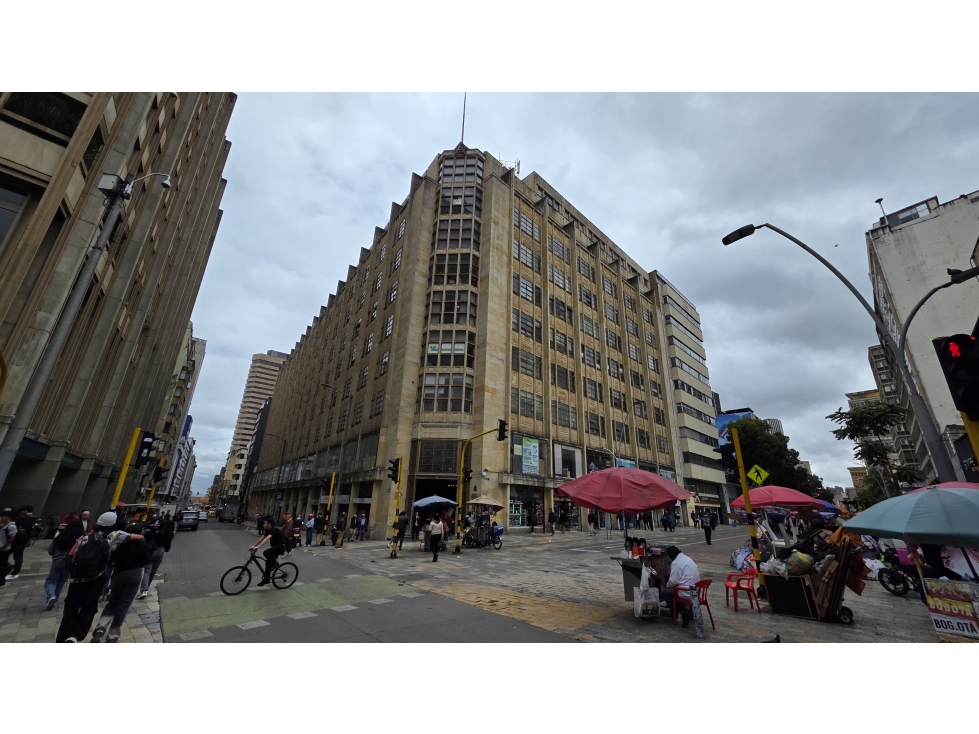 SE VENDE OFICINA EDIFICIO COLSEGUROS CENTRO DE BOGOTA - 1