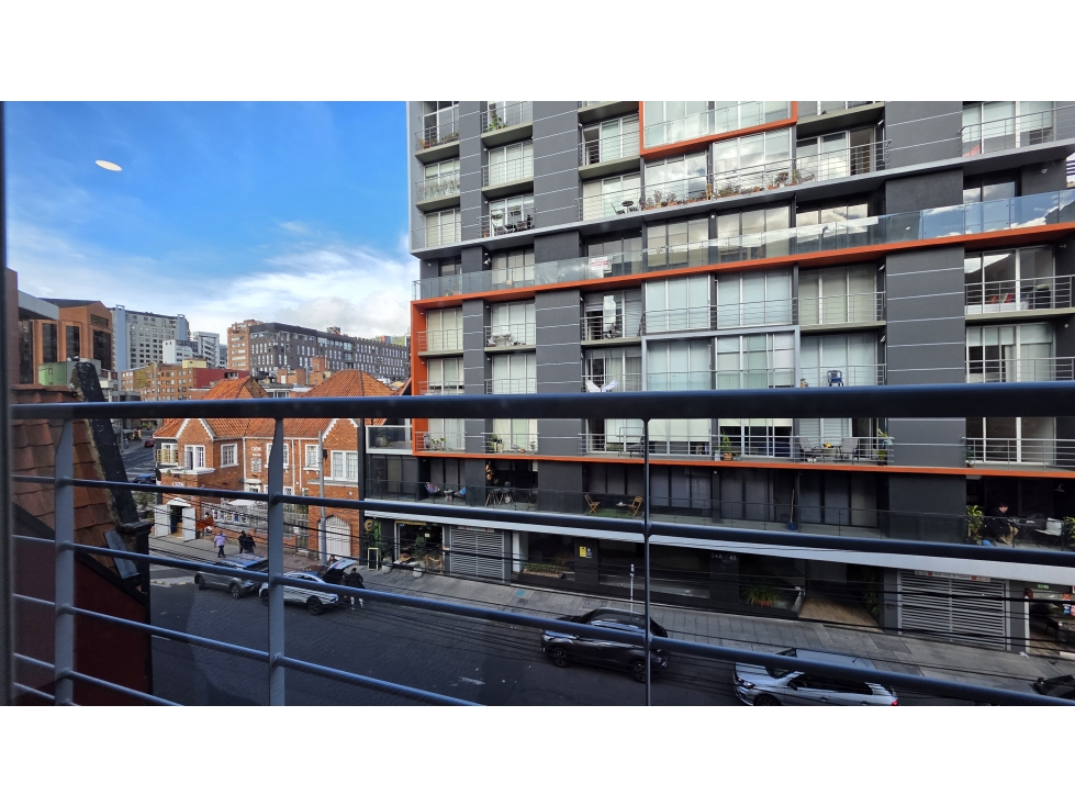 SE VENDE APARTAESTUDIO CON BALCON PARA AIRBNB EN CHAPINERO - 1