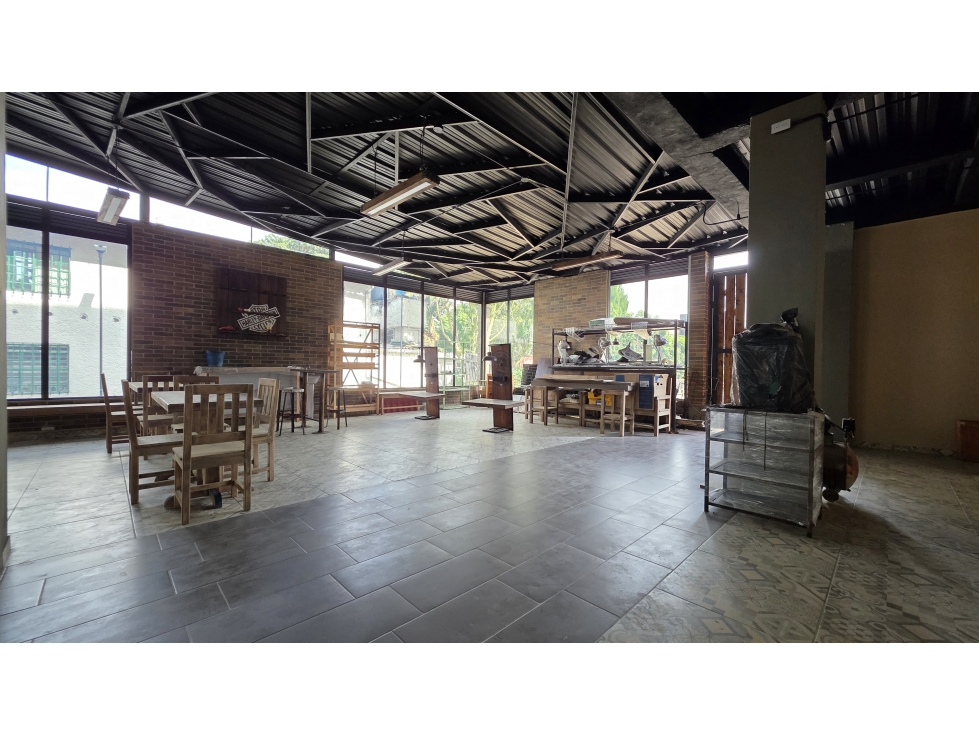SE VENDE Edificio Comercial Restaurante y Residencial en Cajicá - 2