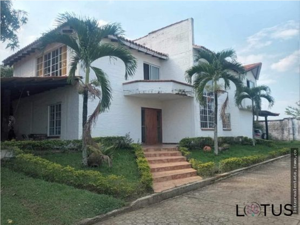 SE VENDE CASA EN EL CONDOMINIO SORTILEGIO EN CALI