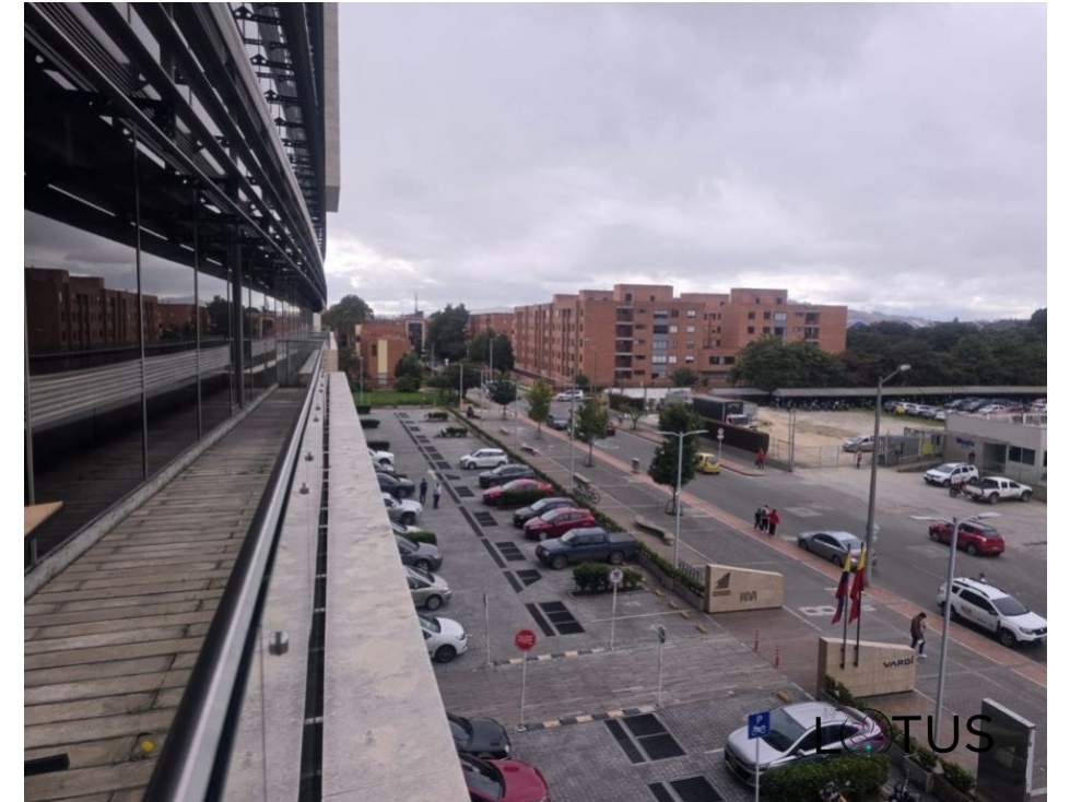 SE ARRIENDA OFICINA EN PONTEVEDRA - EDIFICIO VARDI