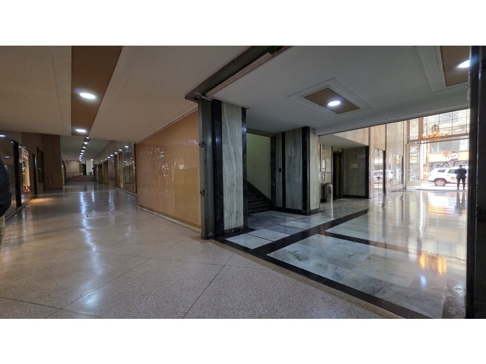 SE VENDE OFICINA EDIFICIO COLSEGUROS CENTRO DE BOGOTA - 3