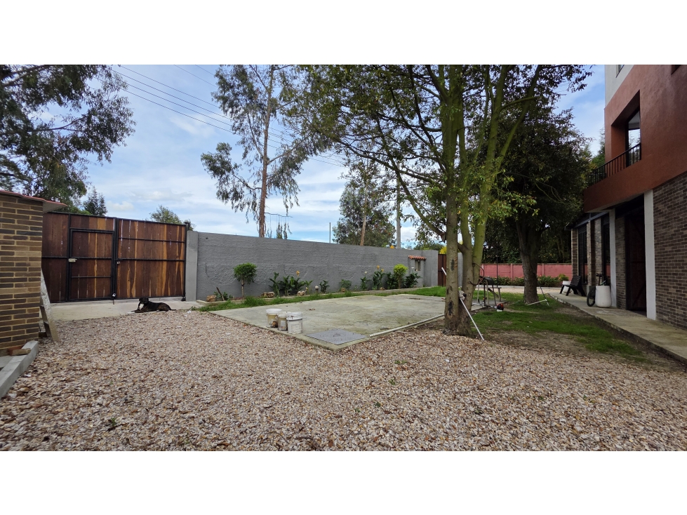 SE VENDE Edificio Comercial Restaurante y Residencial en Cajicá - 1