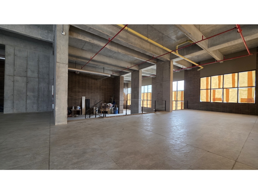 SE ARRIENDA LOCAL O VITRINA COMERCIAL CARRERA 30 CALLE 63 — foto 4
