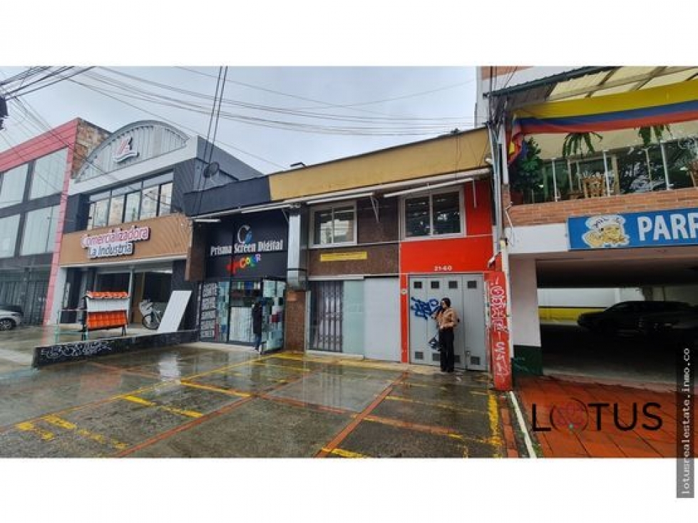 SE VENDE CASA COMERCIAL ORQUIDEAS TOBERIN