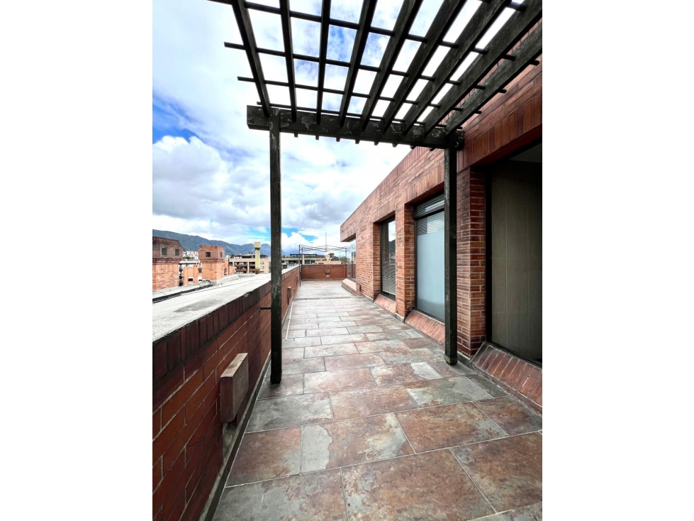 PENTHOUSE DÚPLEX EN VENTA O ARRIENDO EN SANTA BÁRBARA OCCIDENTAL — foto 2