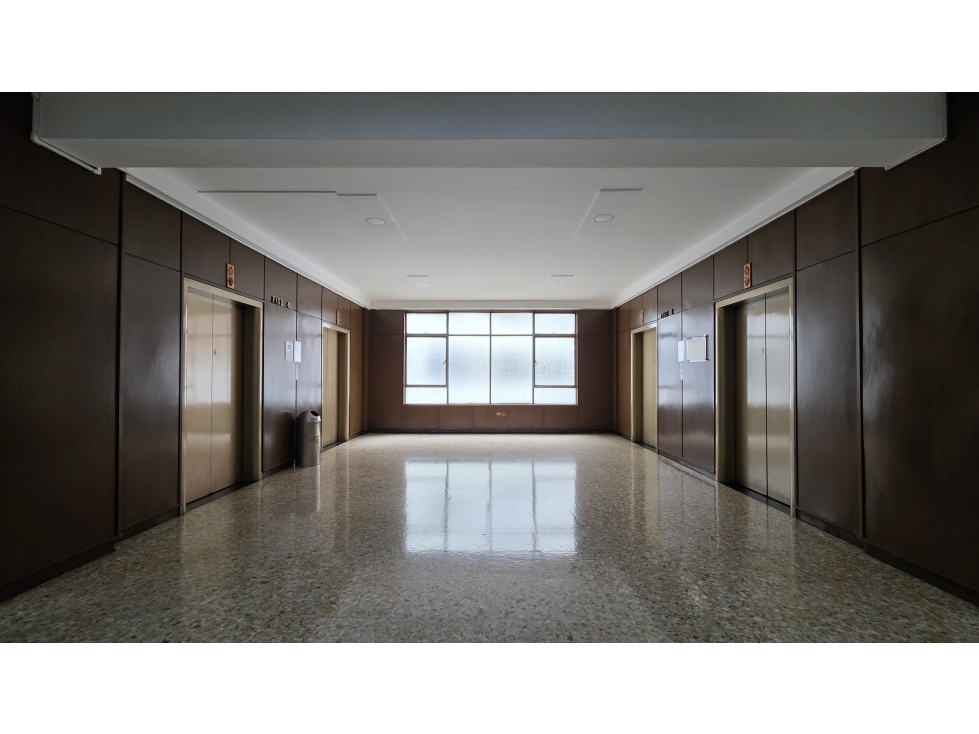 SE VENDE OFICINA EDIFICIO COLSEGUROS CENTRO DE BOGOTA - 2