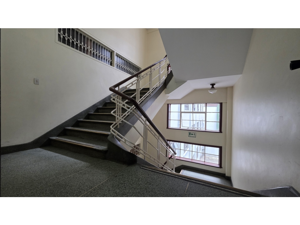 SE VENDE OFICINA EDIFICIO COLSEGUROS CENTRO DE BOGOTA - 3